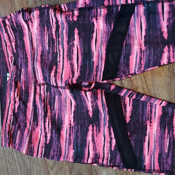 9 for $10 M&M Workout leggings - Picture 2 of 9